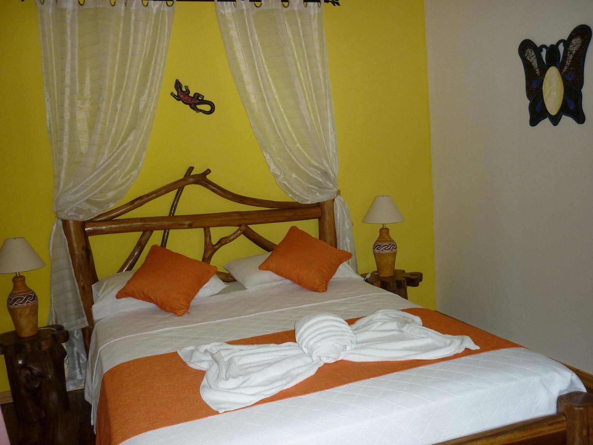 Hotel El Pequeno Gecko Verde Sámara Eksteriør billede